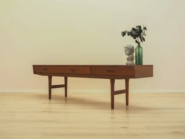 Nowy Sideboard tekowy z lat 70.