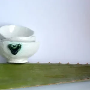 Małe ceramiczne miseczki ręcznie lepione z serduszkiem Nowy