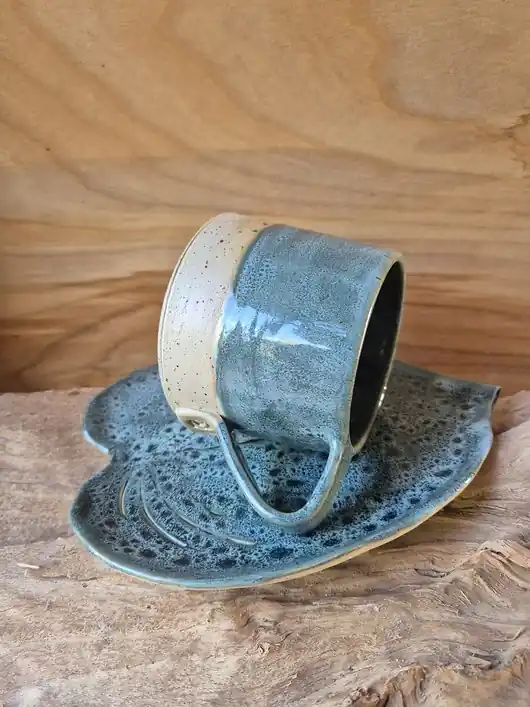 Ceramiczny kubek z talerzykiem liść Ostatnie sztuki