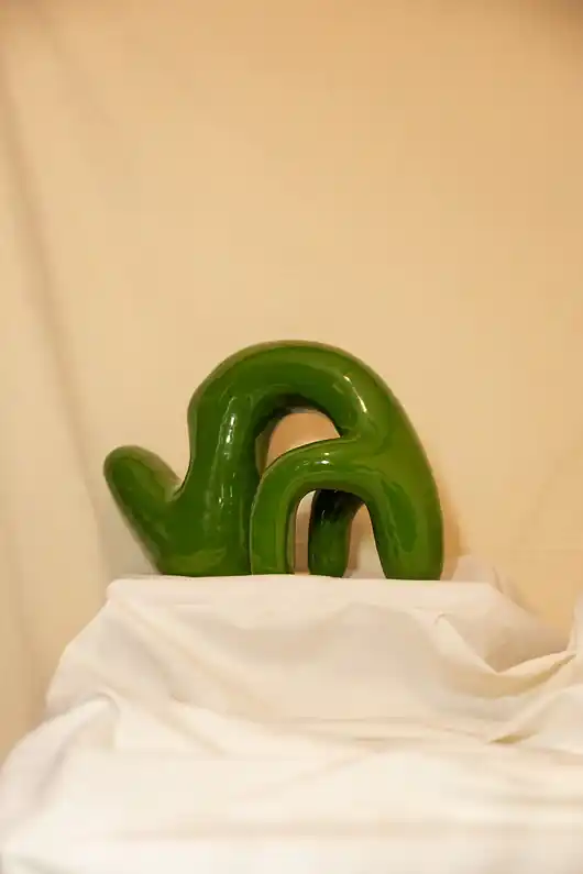 Ceramiczna figurka Asana Popularny