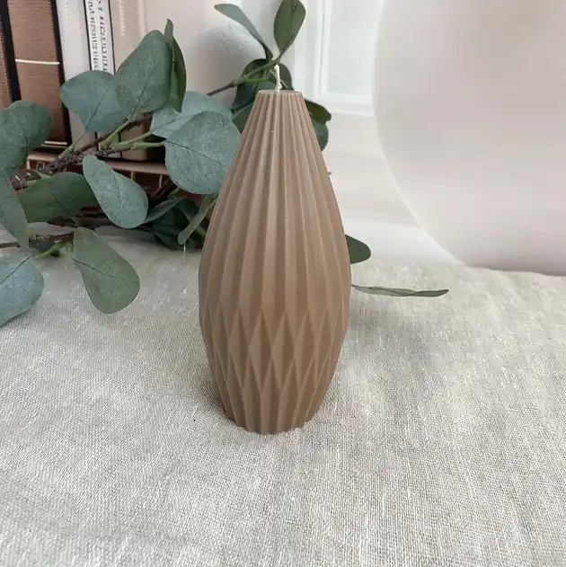 Szybka wysyłka Świeca ekologiczna sojowa dekoracyjna "Grusha" 137x65mm brązowa