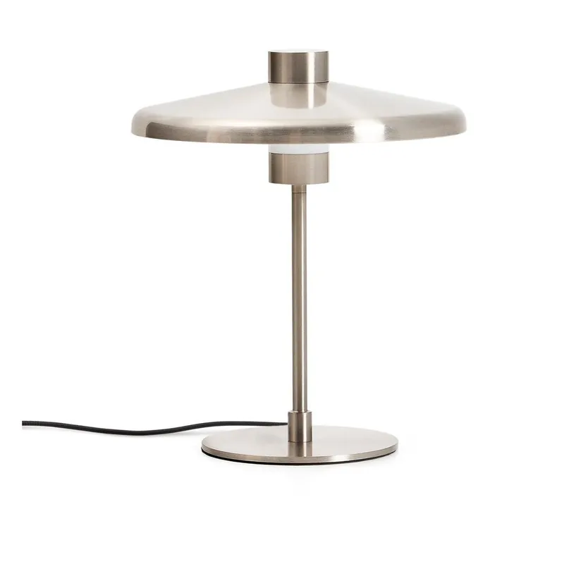 Lampa stołowa w kolorze srebra z metalowym kloszem (wysokość 32,5 cm) Nuvira – Kave Home Bonami Oferta
