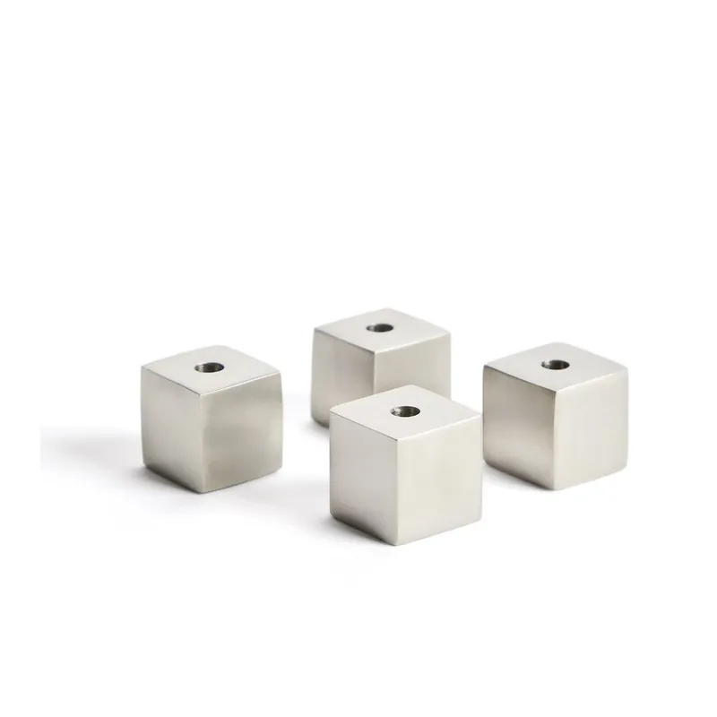 Wyjątkowa oferta Metalowy świecznik Acadia – Kave Home Bonami